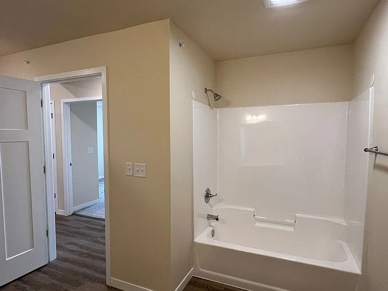 713 Caroline St — Photo 114