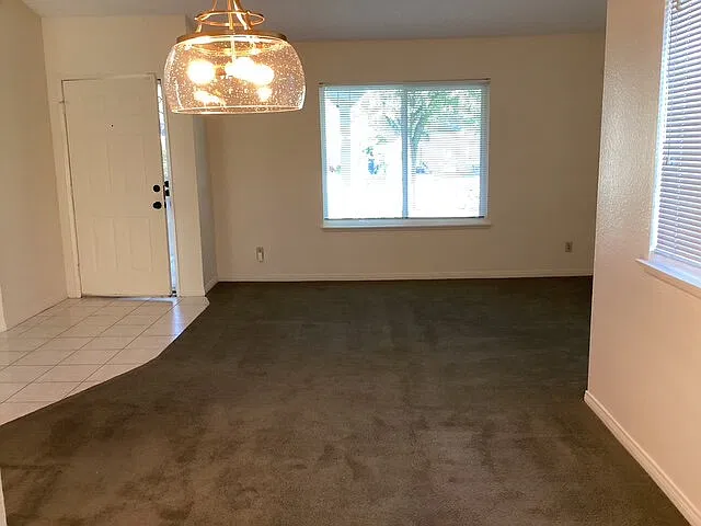 3 bed, 2.0 bath, 1385 sqft, $2,600 — Photo 2