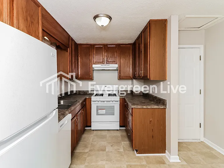217 Robin Hood Dr — Photo 9