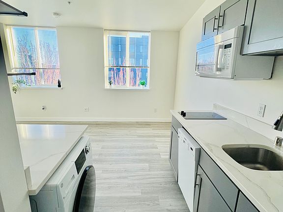 Unit 403 - $1,195, available to rent now