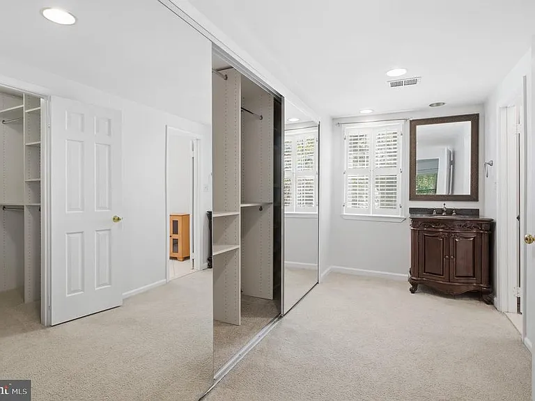 9369 Tovito Dr — Photo 20
