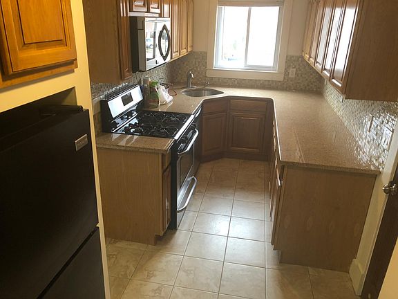 5th image of 54 Behan Ct