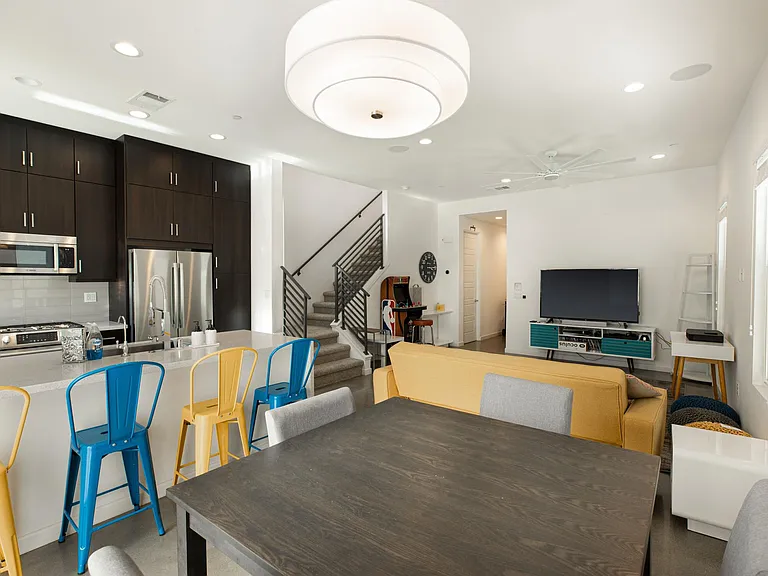 2707 Majestic Way — Photo 11