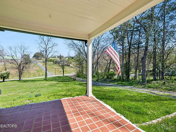 4th image of 1441 Roberson Springs Rd