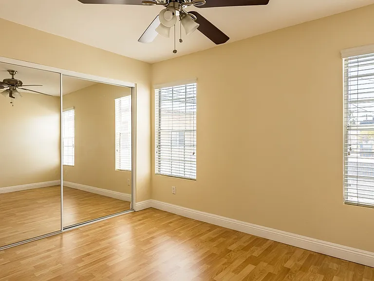 4327 Swift Ave #5 — Photo 23
