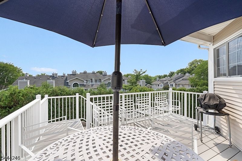 1st image of 8 Bentley Court