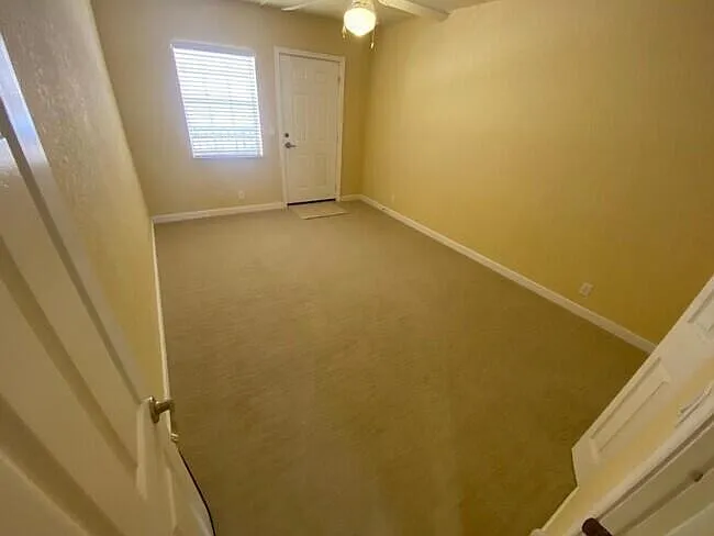 2 bed, 1.0 bath, 875 sqft, $2,000 — Photo 4