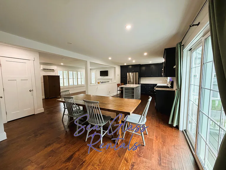Beacon Dr — Photo 5