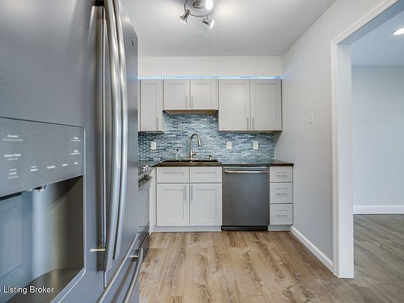 2nd image of 1935 Gardiner Ln APT H122