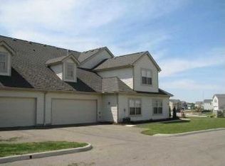 110 Maple Leaf Dr, Johnstown, OH 43031