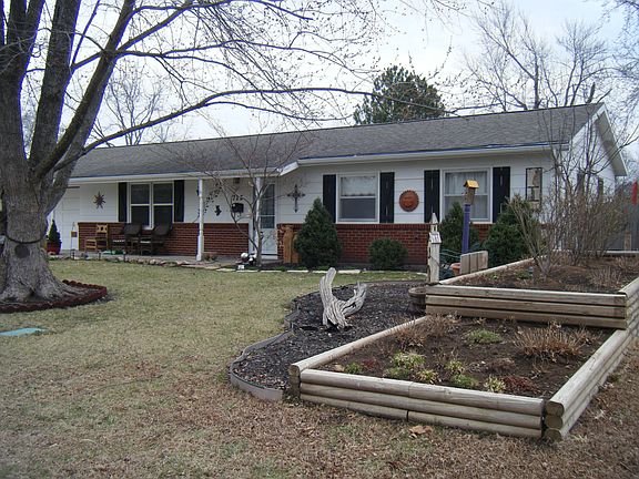 5th image of 722 Randall Rd