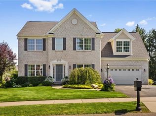 1002 Autumn Woods Dr, Coraopolis, PA 15108