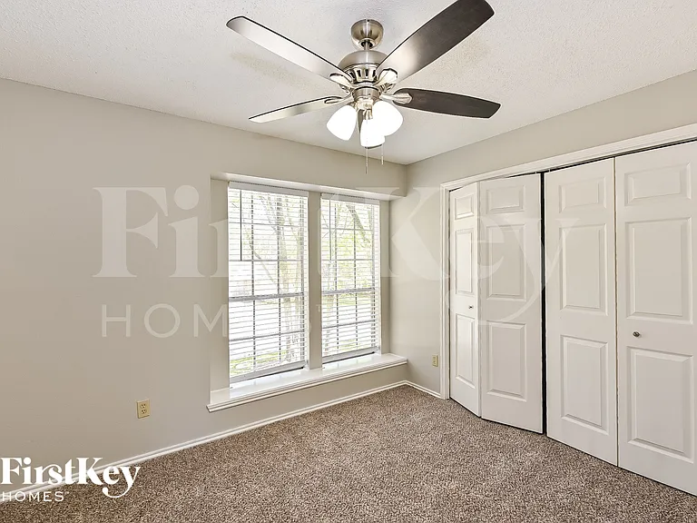 70 Timberspire Ln — Photo 13