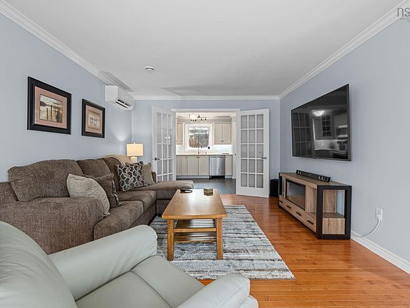 4th image of 37 Pearl Dr
