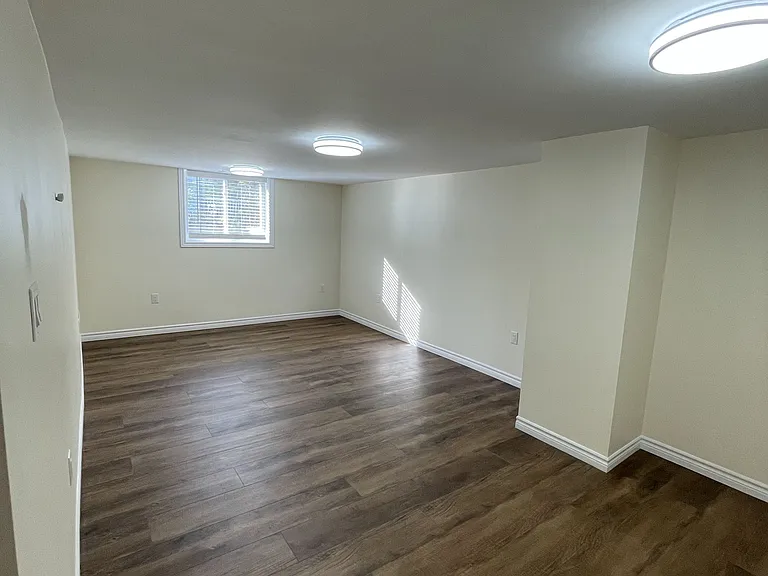 37 E Rutherford Dr #BASEMENT — Photo 14