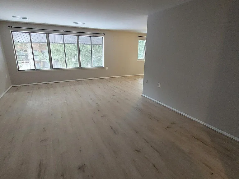 18622 Walkers Choice Rd #6 — Photo 6