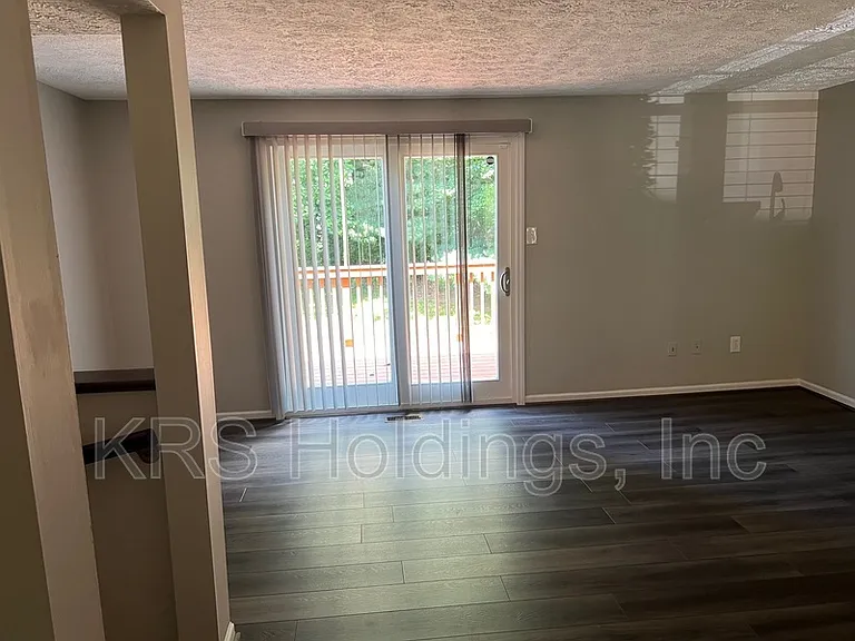 14582 Olde Kent Rd — Photo 4