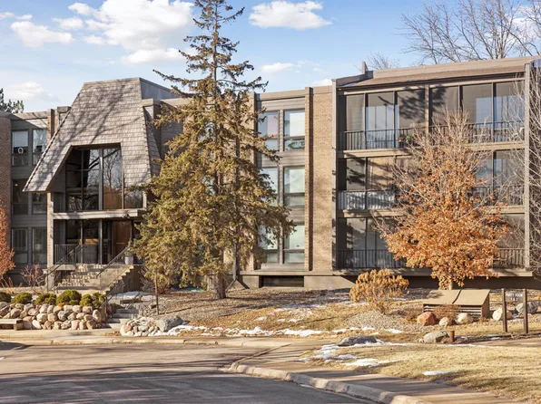 6075 Lincoln Dr APT 104, Edina, MN 55436