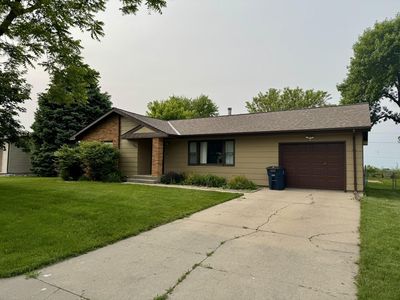 604 Poplar Dr, Wagner, SD, 57380