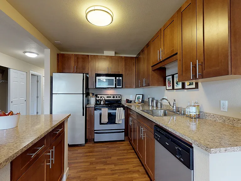 Foothill Commons — Photo 11