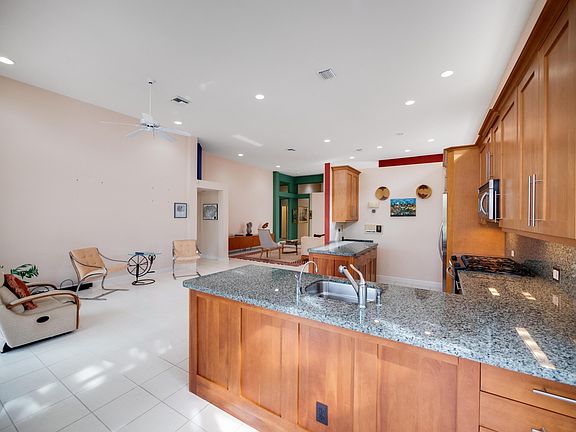 4th image of 139 Coral Cay Drive