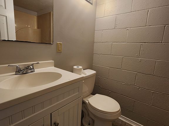 5th image of 1325 Virginia Ave Unit B2