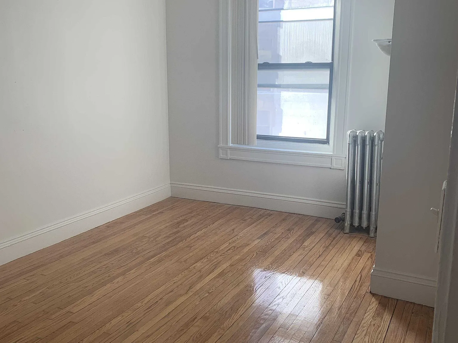 3 bed, $4,650 — Photo 3