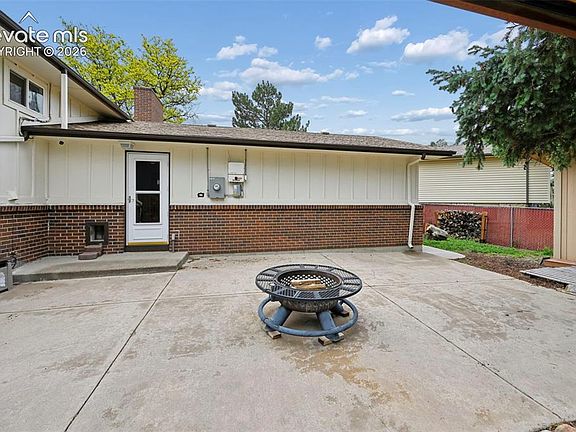 5th image of 7010 Burroback Ct