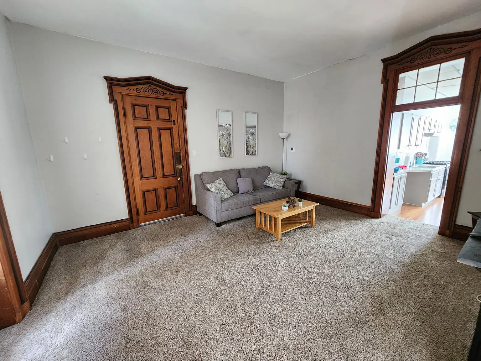 Unique 1 Bedroom Apartment — Photo 3