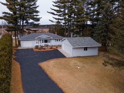 W5572 Oxbow Trl, Princeton, WI, 54968