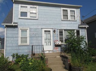 1738 Oregon St, Oshkosh, WI 54902