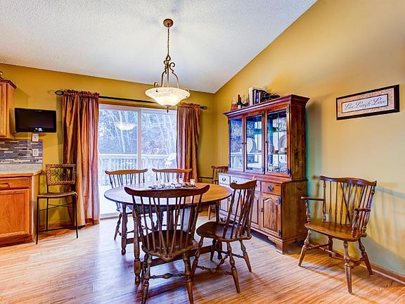 5th image of 413 Somerset Ln