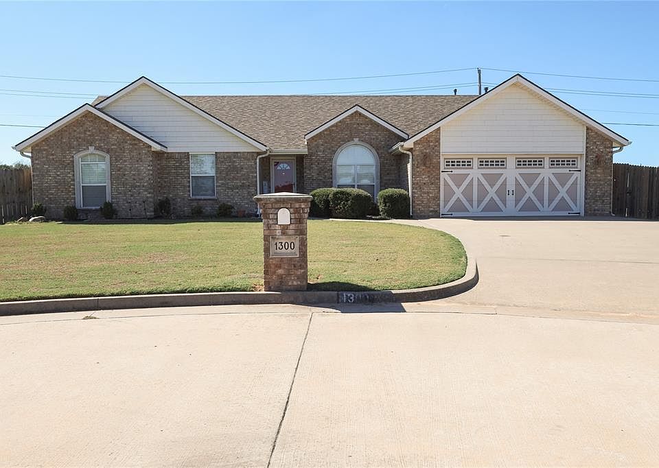 1st image of 1300 Camelot Ct