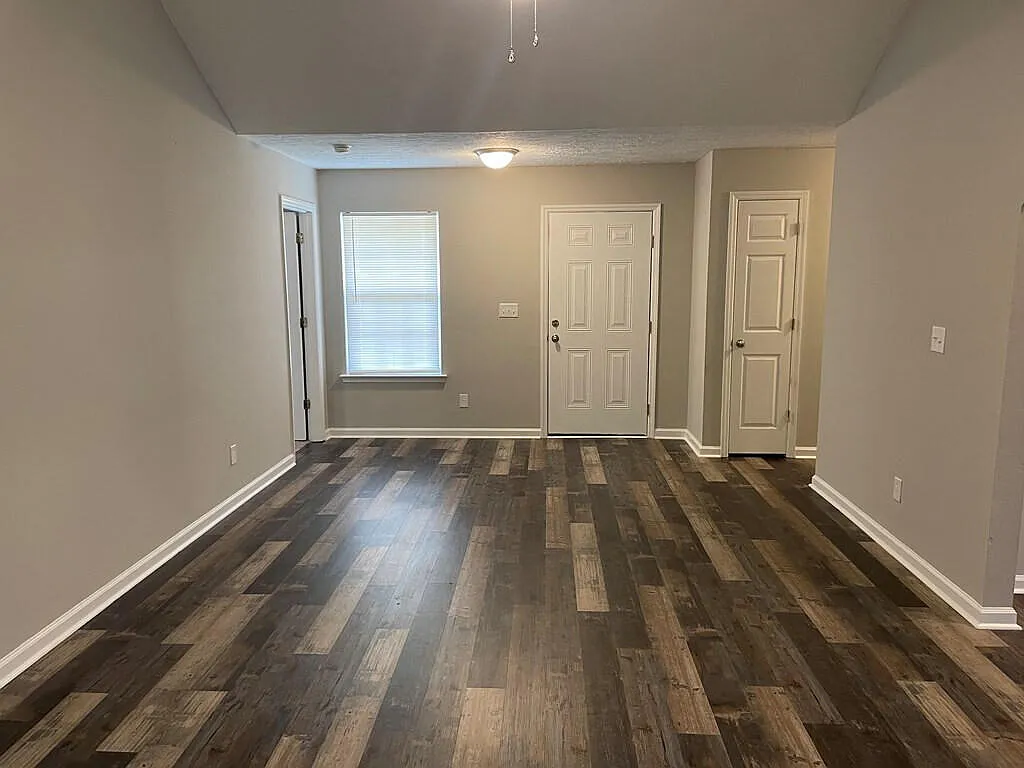 4 bed, 2.0 bath, 1439 sqft, $1,475 — Photo 4