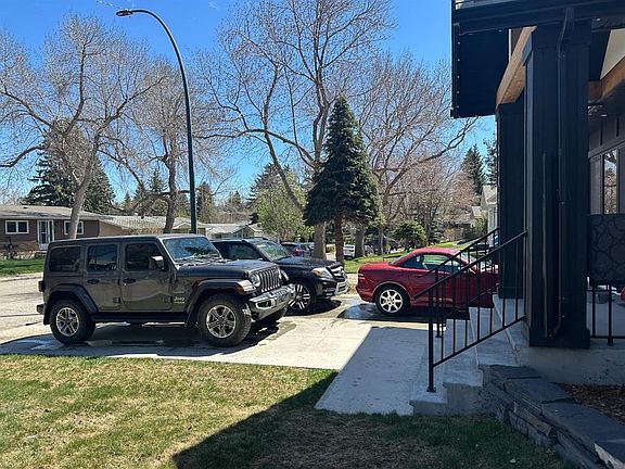 2nd image of 2543 N Chicoutimi Dr NW