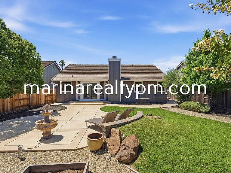 208 Buttercup Cir — Photo 50
