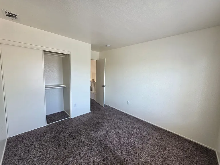 1354 Carriage Ln — Photo 11
