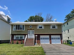 211 E 9th Ave, Roselle, NJ 07203