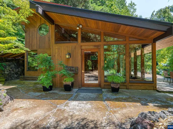 17196 Alsea Hwy, Alsea, OR 97324