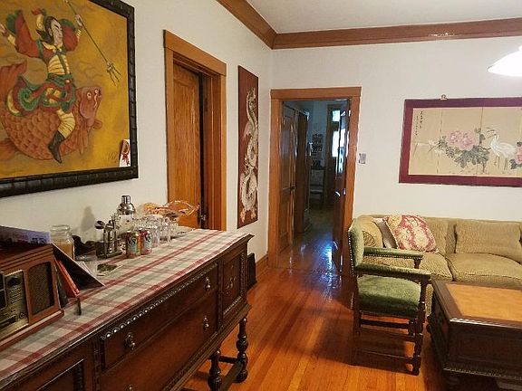 2nd image of 2520 W Gunnison St #1