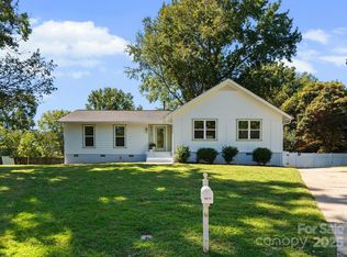 5815 Katrine Ct, Charlotte, NC 28208