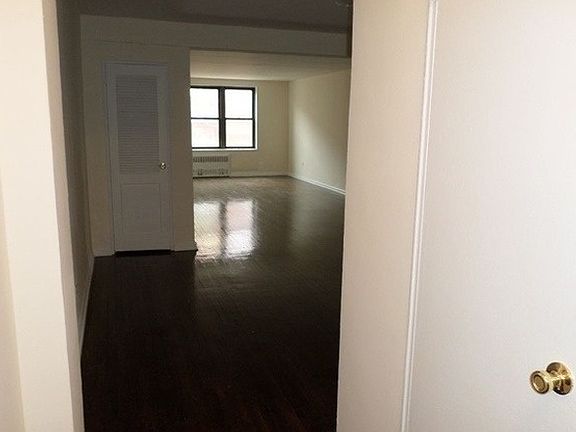 2nd image of 1040 Neilson St APT 5H