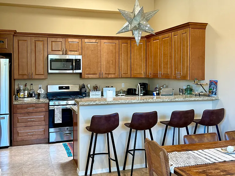 1111 Lombard Way — Photo 3