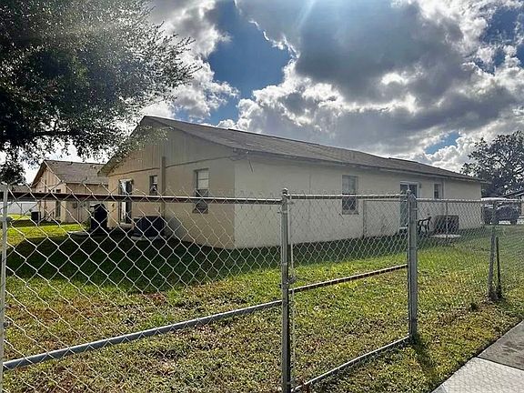 2nd image of 2359 Chestnut Hills Dr #1