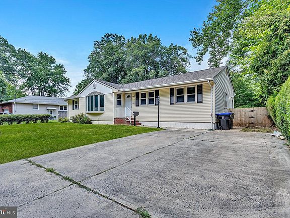 2nd image of 174 Hardenburg Ln