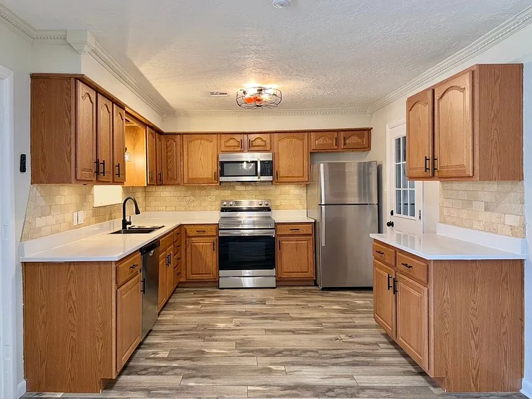 2712 NW Hilltop Dr — Photo 9