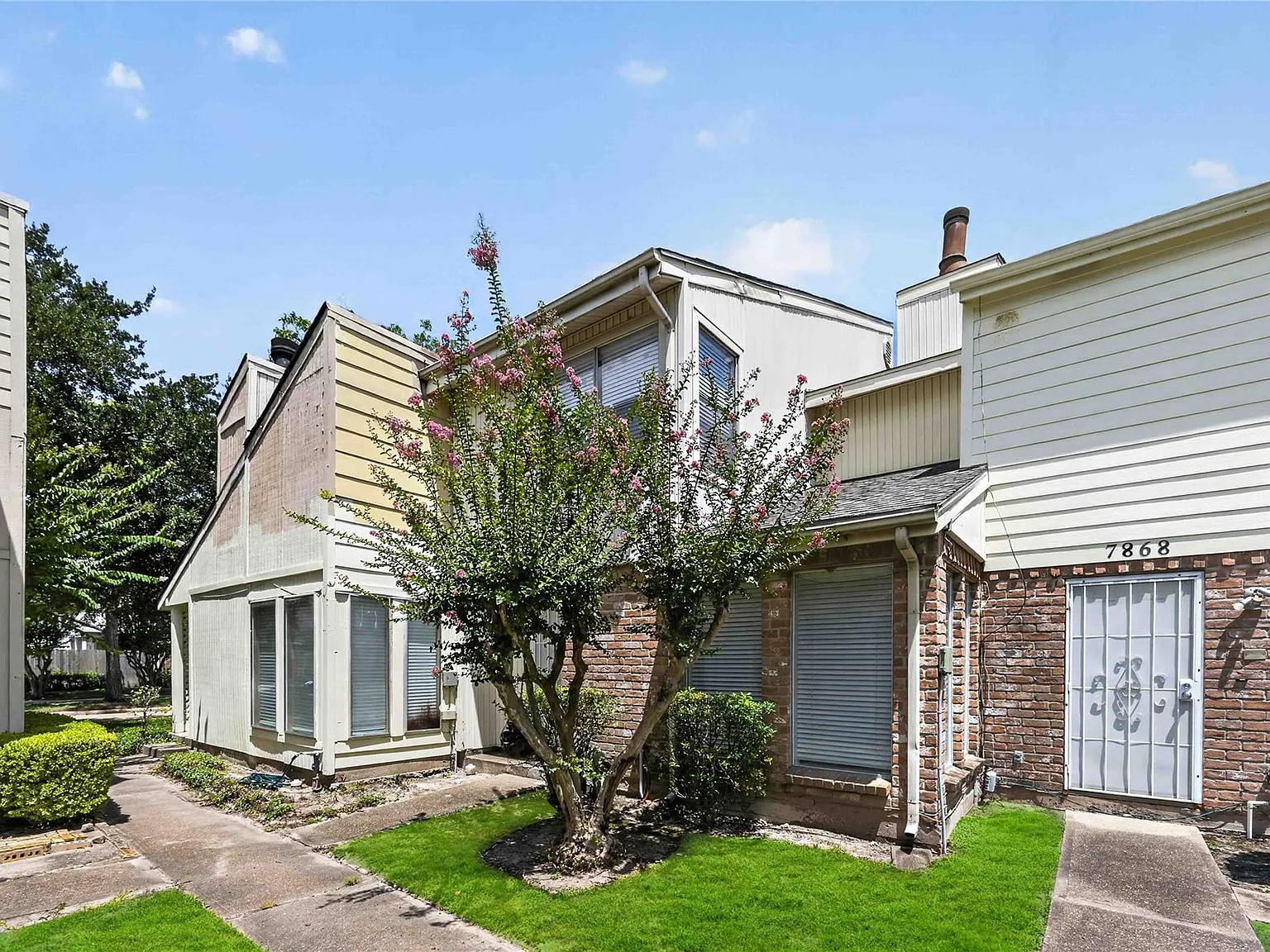 3 bed, 2.5 bath, 1806 sqft, $1,800 — Photo 2