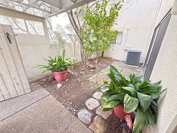 3rd image of 1808 Flint Creek Ct