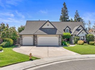 14144 Oak Point Dr, Lockeford, CA 95237