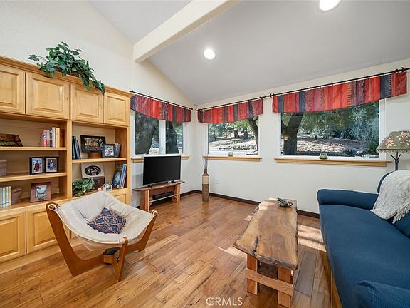 5th image of 2175 San Fernando Rd